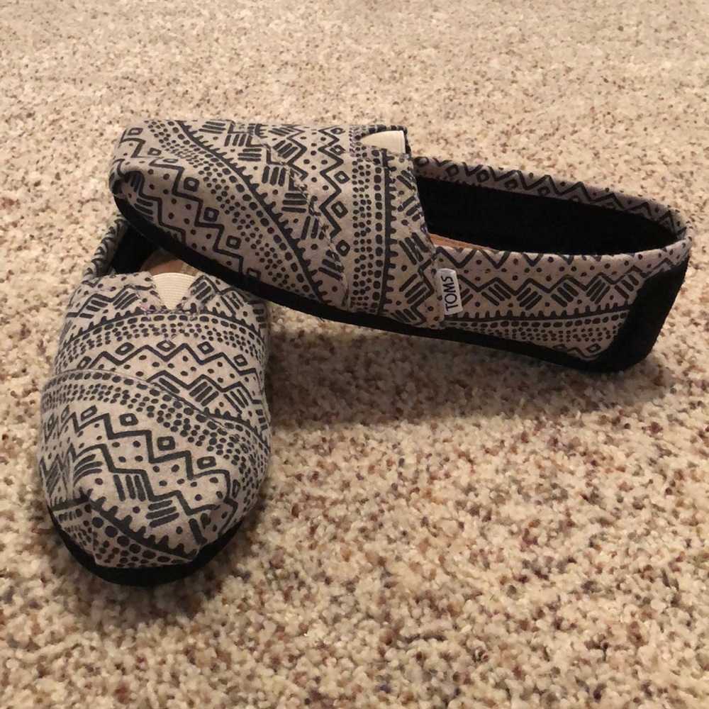 TOMS Alpargatas - Size 7.5